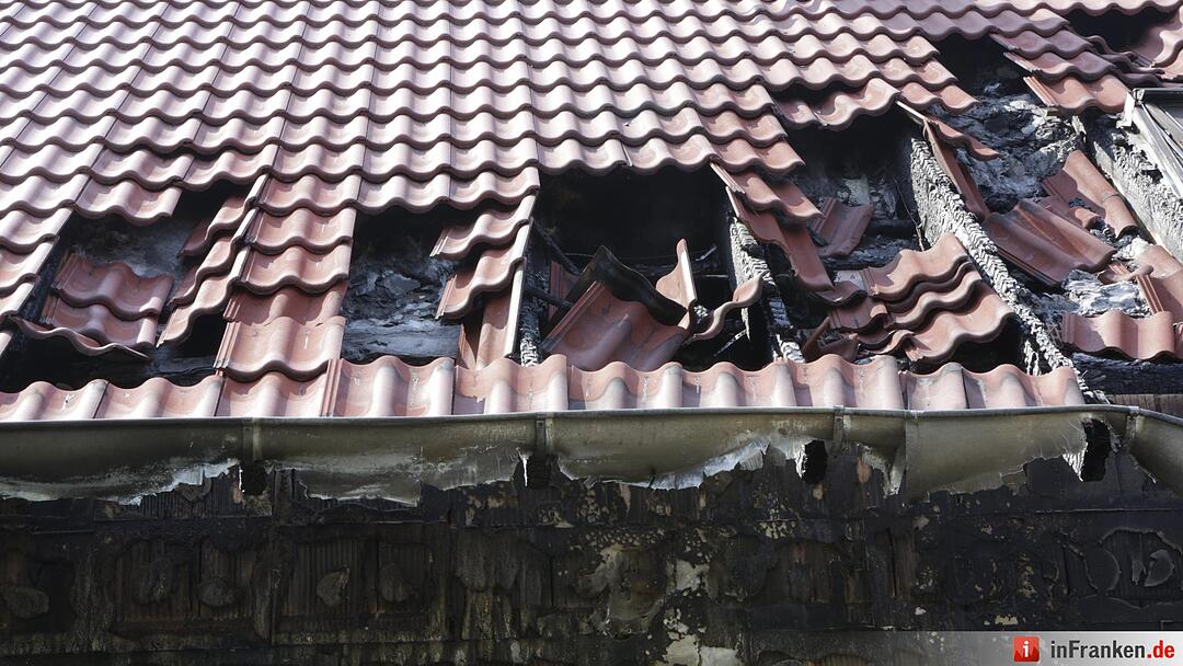 Wohnhausbrand in Allersberg - Feuerwehr verhindert schlimmeres