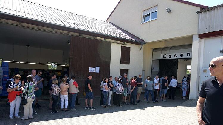 Zeitweise bildete sich eine Schlange vor der KücheRichard Sänger