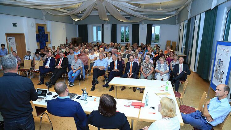 Die Versammlung Foto: Franz Galster