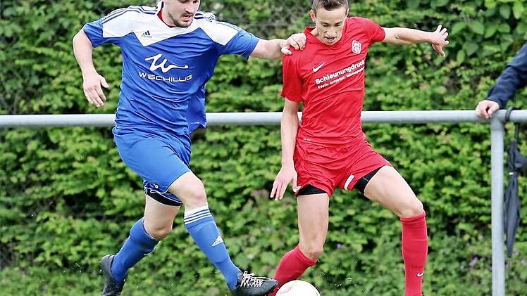 Keine Chance hatten die Blauen bei den Roten. Der VfL Frohnlach verlor das erste Spiel bei Kickers Würzburg II mit 0:4.K