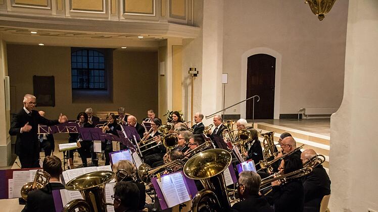 Zahlreiche Besucher lockte der Posaunenchor St. Moriz unter Leitung von Peter Stenglein mit seinem Konzert in die Morizkirche.Foto: Jochen Berger