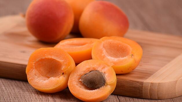 Aprikosen sind süß und fruchtig und enthalten viele wichtige Vitamine.