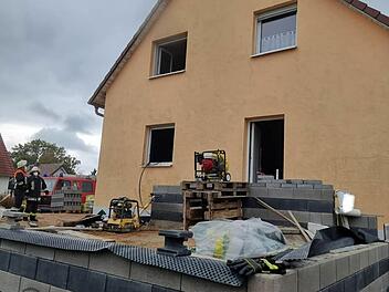 Feuerwehreinsatz in Mühlhausen: Brand in Wohnhaus