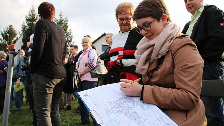 Eindrücke vom Stadt-Spaziergang durch Arnshausen. Foto: Ralf Ruppert