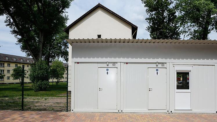 Auch eine neue Sanitäranlage wurde aufgestellt.  Foto: Matthias Hoch