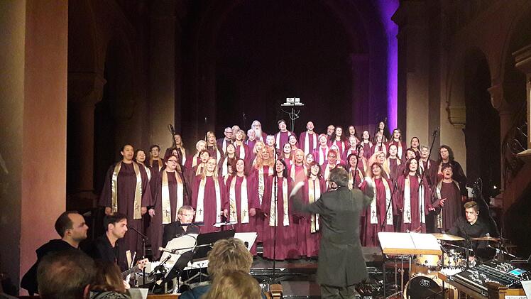 Weihnachtskonzert der KisSinger in der evangelischen Erlöserkirche. Foto: Hartmut Hessel