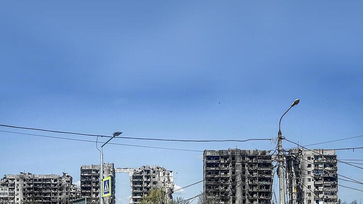 Zerst&ouml;rte Wohngeb&auml;ude in der ukrainischen Stadt Mariupol