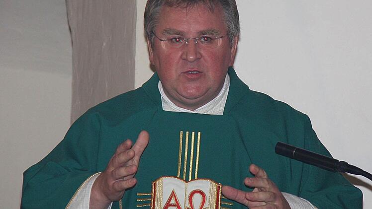 Pfarrer Ignatius Kobus verlässt den Landkreis Kronach. Foto: Heike Schülein