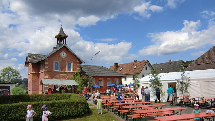 Das Dorffest in Mährenhausen lockt alljährlich viele Besucher an. Foto: privat