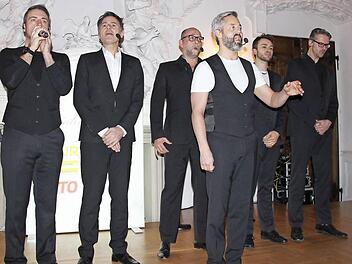 Die A-cappella-Gruppe "Six Pack" sorgte beim Baur-Neujahrsempfang im Kaisersaal von Kloster Banz für gute Stimmung. Fotos: Thomas Heuchling