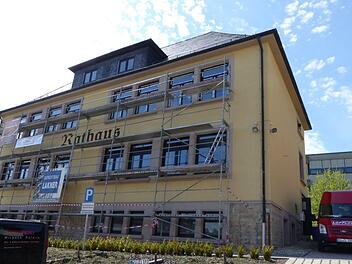 Die Außenfenster hat die Firma Löffler aus Steinbach bereits eingebaut. Foto: Klaus-Peter Wulf