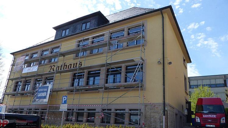 Die Außenfenster hat die Firma Löffler aus Steinbach bereits eingebaut. Foto: Klaus-Peter Wulf