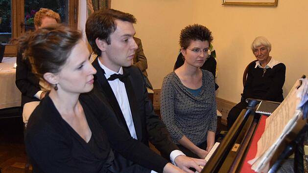 Franziska und Florian Glemser &uuml;berzeugten beim Konzert auf Schloss Oberau.  Andreas Welz