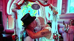 Gro&szlig;hochzeit im Rahmen des &bdquo;Netherlands Pride&ldquo;