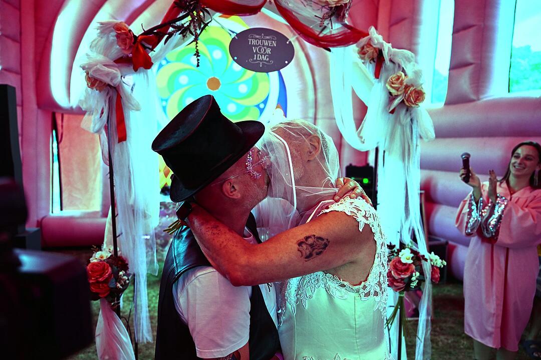 Gro&szlig;hochzeit im Rahmen des &bdquo;Netherlands Pride&ldquo;