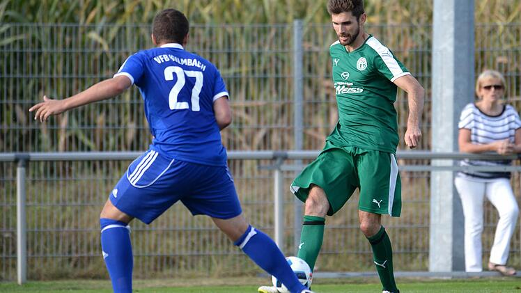 Sebastian Brand (rechts) gegen den Metzdorfer Philipp Krauß. Foto: Peter Mularczyk