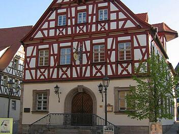 Im alten Herzogenauracher Rathaus mussten die früheren Bediensteten dem alten Fürsten abschwören. Foto: Manfred Welker
