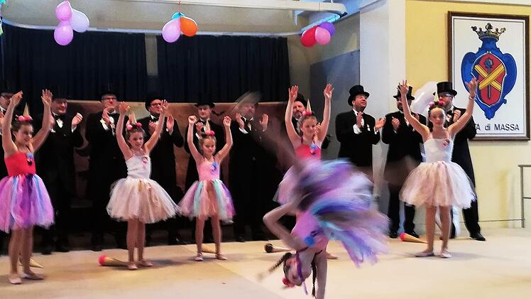 Showtanz der Garitzer Kindergarde. Foto: Sigismund von Dobschütz