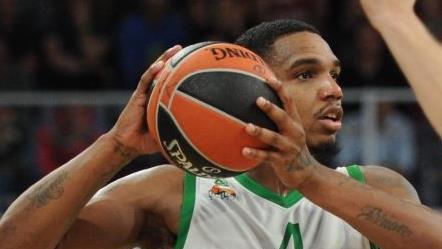 Coty Clarke spielte in der Saison 2016/2017 mit Unics Kasan in der Euroleague in Bamberg vor und &uuml;berzeugte mit 20 Punkten. Ab sofort tr&auml;gt der 27-J&auml;hrige das Brose-Trikot. Sportfoto Zink