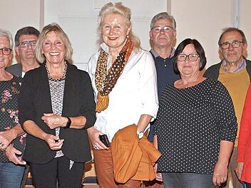 Das neu gewählte Vorstandsteam (v.li.): Roswitha Weigmann, Brigitte Raab, Alfred Scherbel, die beiden gemeinsamen Vorsitzenden Monika Faber und Sigrid Christeiner, Klaus Tremel, Edda Lindner, Kurt Hammer und Regina Lorenz