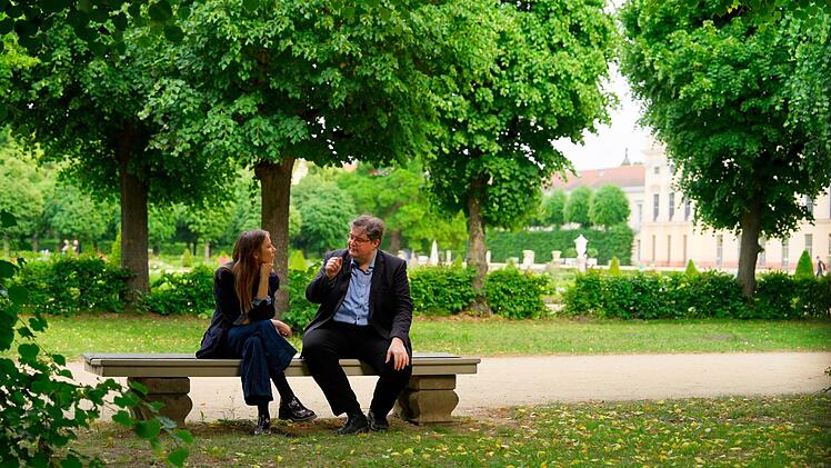 Der Historiker Leonhard Horowski erkl&auml;rt Carolin von der Groeben, warum die Herkunft f&uuml;r den Adel stets wichtig war.