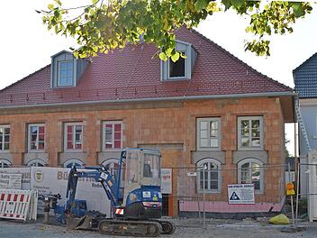 Die bisherigen und noch anstehenden Kosten für das Redwitzer Bürgerhaus sind im Gemeinderat aufgeschlüsselt worden. Foto: Thomas Micheel