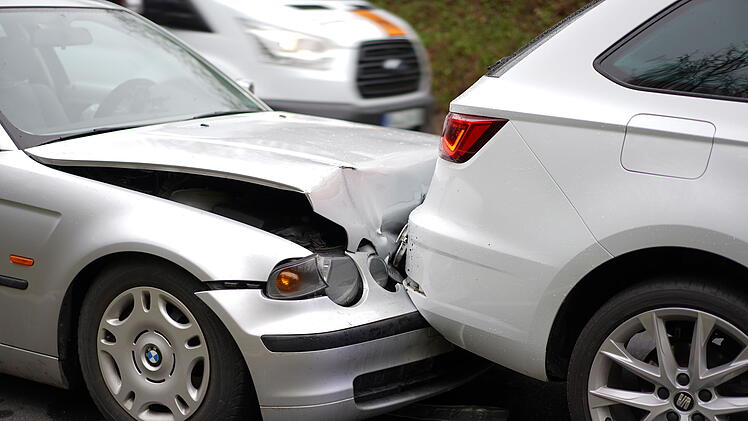 Drei Fahrzeuge in Unfall verwickelt