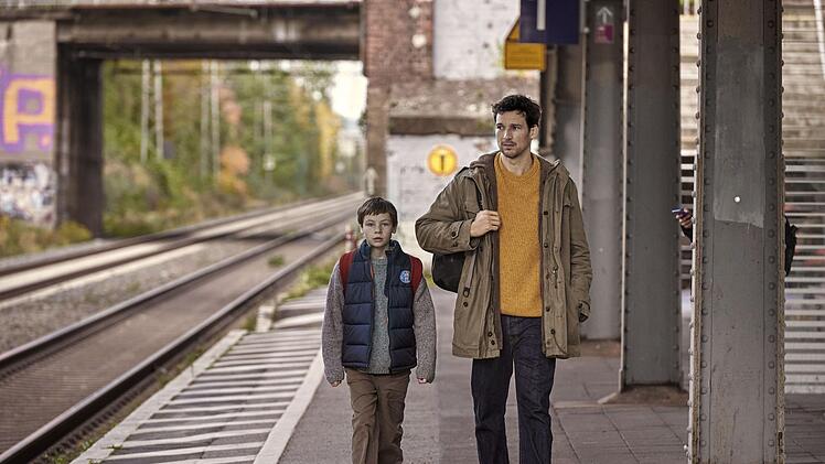 Mirco (Florian David Fitz, rechts) und Jason (Cecilio Andresen) klappern so einige Stadien ab.