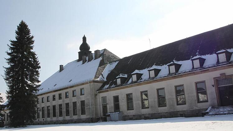 Im Gebäude 31 war früher der Brigadestab der Amerikaner stationiert. Auch dieser Komplex wird - mitsamt Ballsaal - abgerissen. Foto: Ulrike Müller