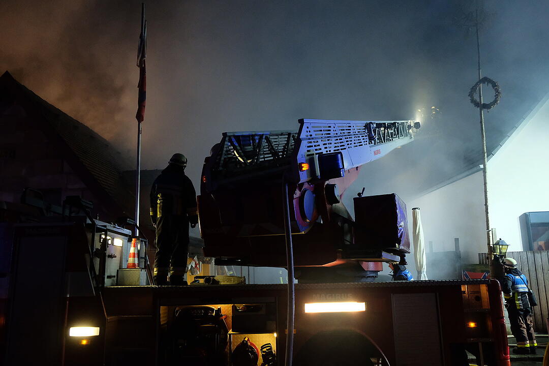 Nürnberger Gaststätte geht in Flammen auf: Anwohner evakuiert