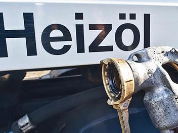 Auch ab dem 1. August &auml;ndern sich wieder einige Gesetze und Verordnungen. Dieses Mal sind Rentner, Asienreisende und Menschen mit Heiz&ouml;ltanks betroffen. Foto: Patrick Pleul, dpa