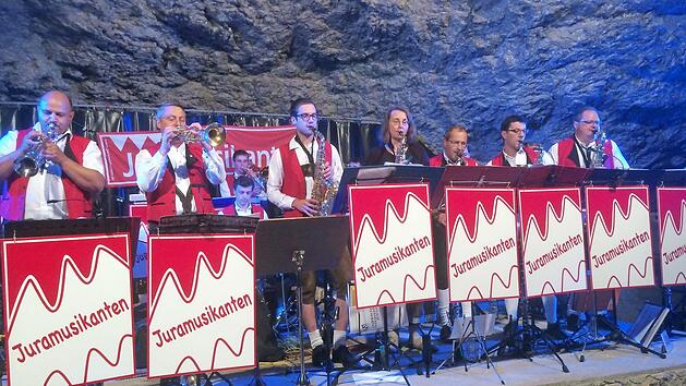 Die "Juramusikanten" in der Teufelsh&ouml;hle Foto: Tourismusb&uuml;ro Pottenstein