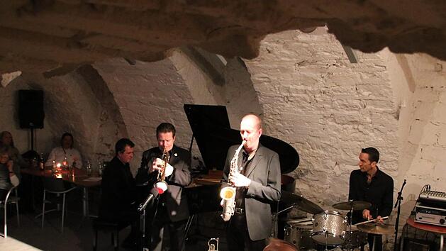 "Echoes of Swing" gastierte zum Start ihrer Jubil&auml;umstournee in der Oberen Saline. Foto: Ralf Ruppert