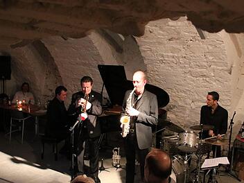 "Echoes of Swing" gastierte zum Start ihrer Jubiläumstournee in der Oberen Saline. Foto: Ralf Ruppert