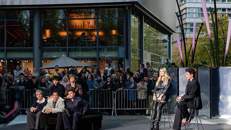 Neben den Elevator Boys (links) und Daniel Fletcher (rechts) entscheidet heute das Publikum.