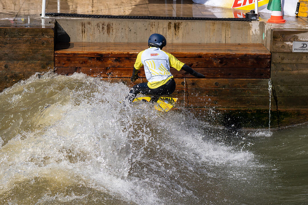 Die Surferwelle mitten in Nürnberg