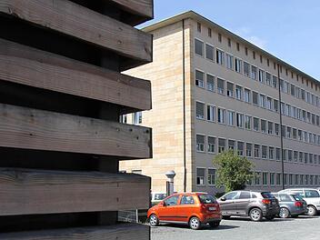 Gilt als der erste  bedeutende  Bamberger Nachkriegsbau im Stil der klassischen Moderne: der Sitz des Amtes für Ländliche  Entwicklung  Oberfranken an der Nonnenbrücke. Foto:  Michael Gründel