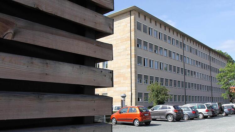 Gilt als der erste  bedeutende  Bamberger Nachkriegsbau im Stil der klassischen Moderne: der Sitz des Amtes für Ländliche  Entwicklung  Oberfranken an der Nonnenbrücke. Foto:  Michael Gründel