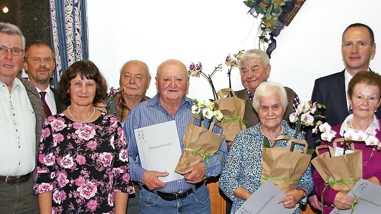 Sie sind seit 50 Jahren Mitglied im Obst- und Gartenbauvereins; die meisten haben den Verein mitgegründet.