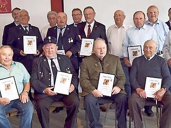 Die Geehrten der FFW Mittelehrenbach Foto: Raimund D&ouml;rfler