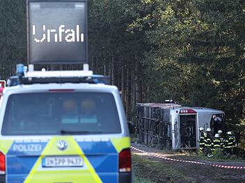 Schwerer Busunfall auf der A96 - Tote und Verletzte