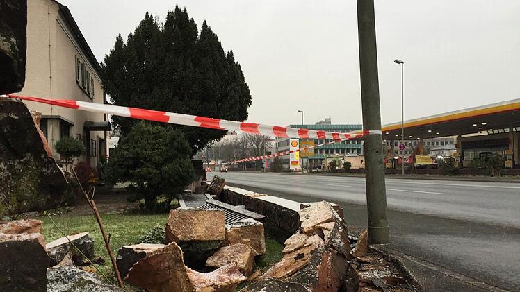 So sah die Unfallstelle am Samstagmorgen aus. Foto: Christian Holhut
