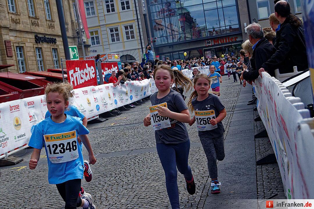 Weltkulturerbelauf 2017 in Bamberg: Der Zieleinlauf am Maxplatz