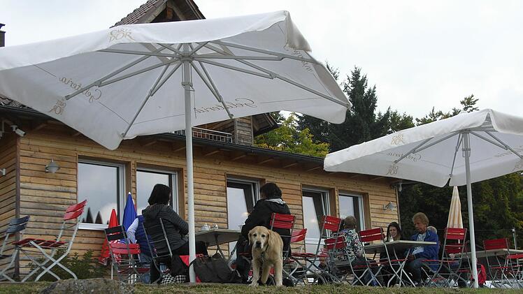 An der Thüringer Hütte treffen sich Wanderer und Ausflügler. Foto: Joachim Rübel