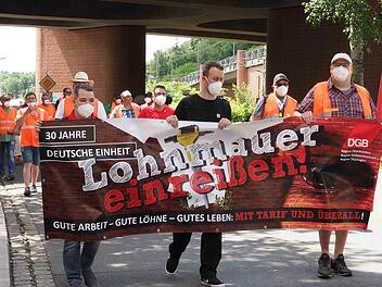 Bauarbeiter demonstrierten am Montag in Coburg.