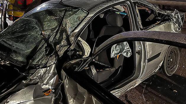 Schwerer Unfall auf A73 bei Forchheim: Mehrere Verletzte - Vollsperrung bis in die Morgenstunden