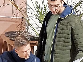 Junge Männer aus der Gemeinschaft „Cenacolo“ berichteten in Hammelburg, wie sie in die Sucht geraten sind und wie ihnen die Gemeinschaft herausgeholfen hat.