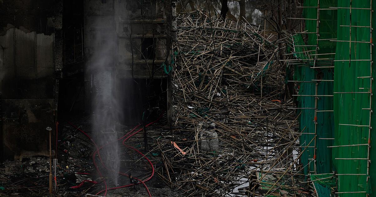 Zahl-der-Toten-nach-Gro-brand-in-Hongkong-steigt-auf-146