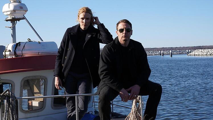 Tjark Wolf (Hendrik Duryn) und Fredericke Olsen (Isabel Thierauch) ermitteln in ihrem ersten gemeinsamen Fall auch an Bord eines Schiffes.