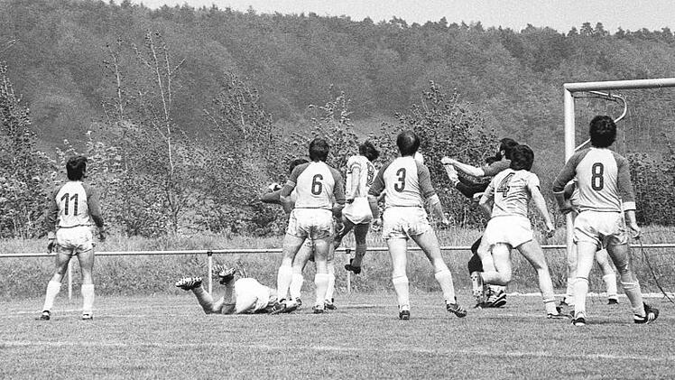 Szene aus dem Spiel des TSV Münnerstadt gegen den SC Oberbach (2:1).